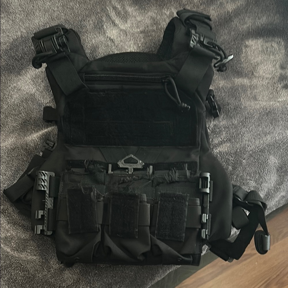 Plate carrier